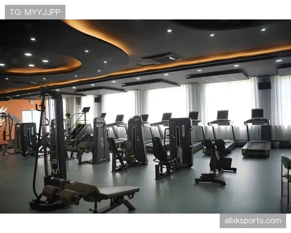 史梦瑶这训练强度,凌晨四点健身房打卡是认真的? 史梦瑶这训练强度,凌晨四点健身房打卡是认真的?