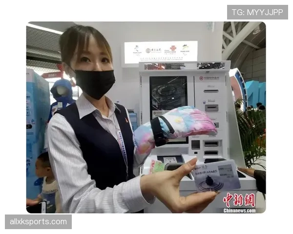 黄东萍上场霸气，下地铁随性，想到她钱包里的数字我就莫名尴尬